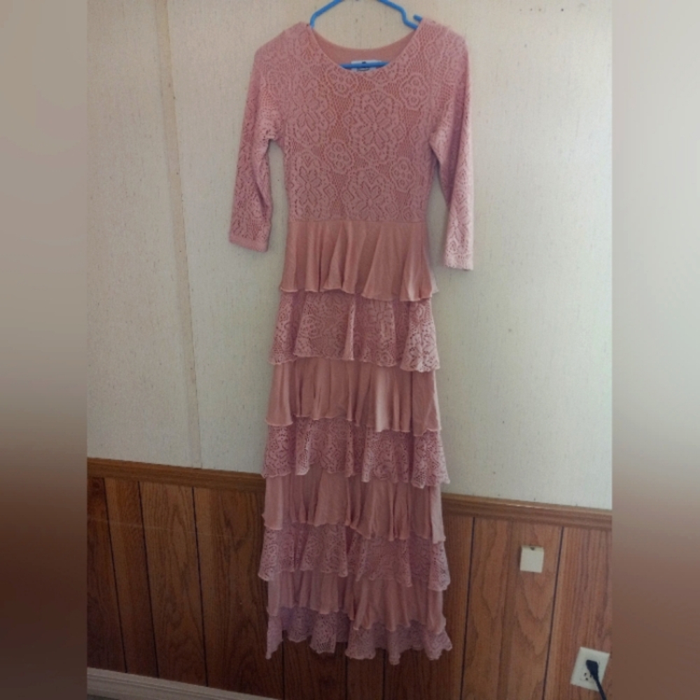 Dainty Jewels maxi dress size small